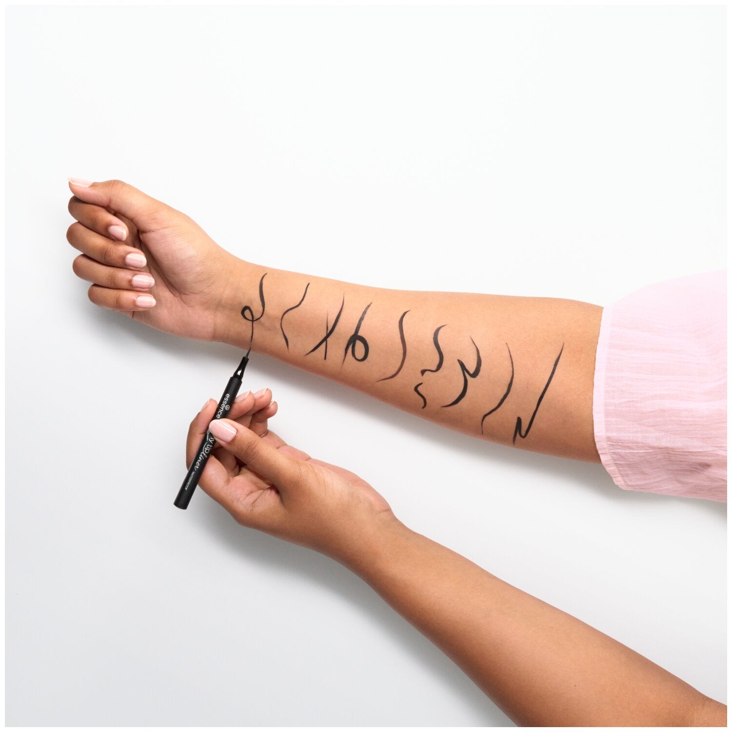 Essence Tiny Tip Liner Waterproof