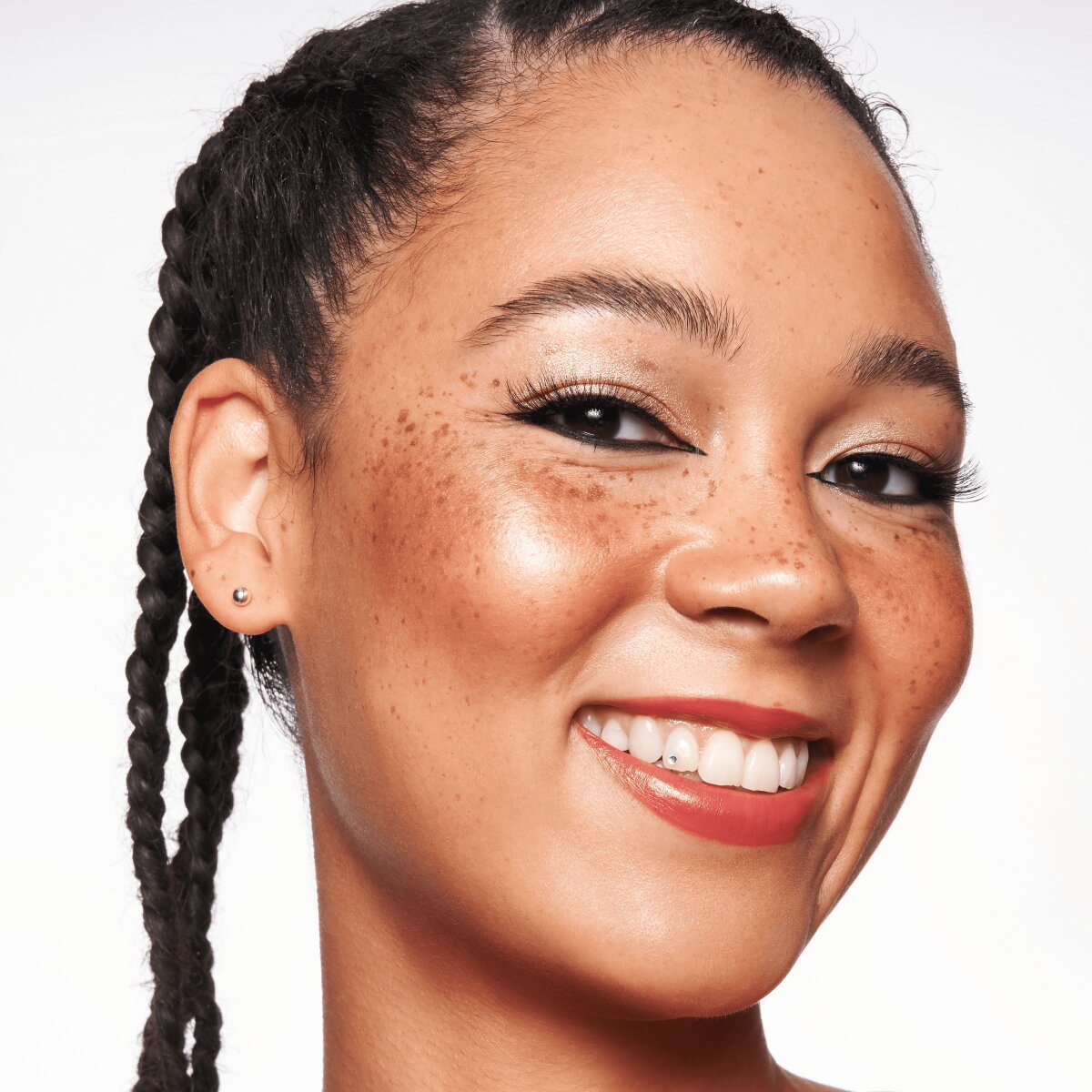 Essence Lash Like A Boss False Lashes 03