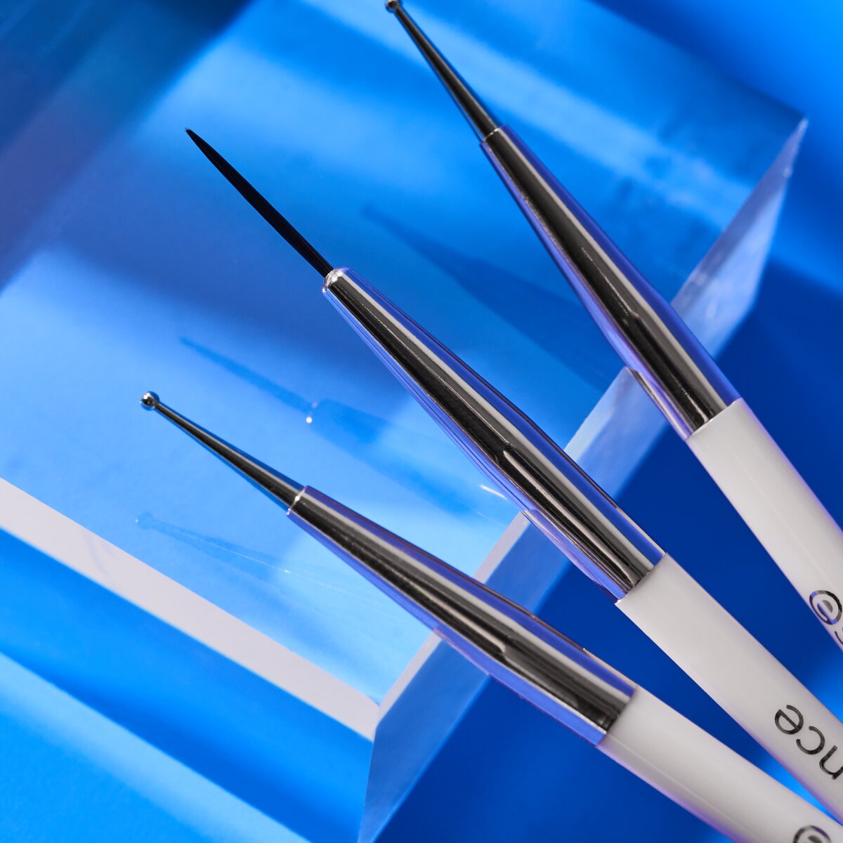 Essence Nail Art Duo Designer