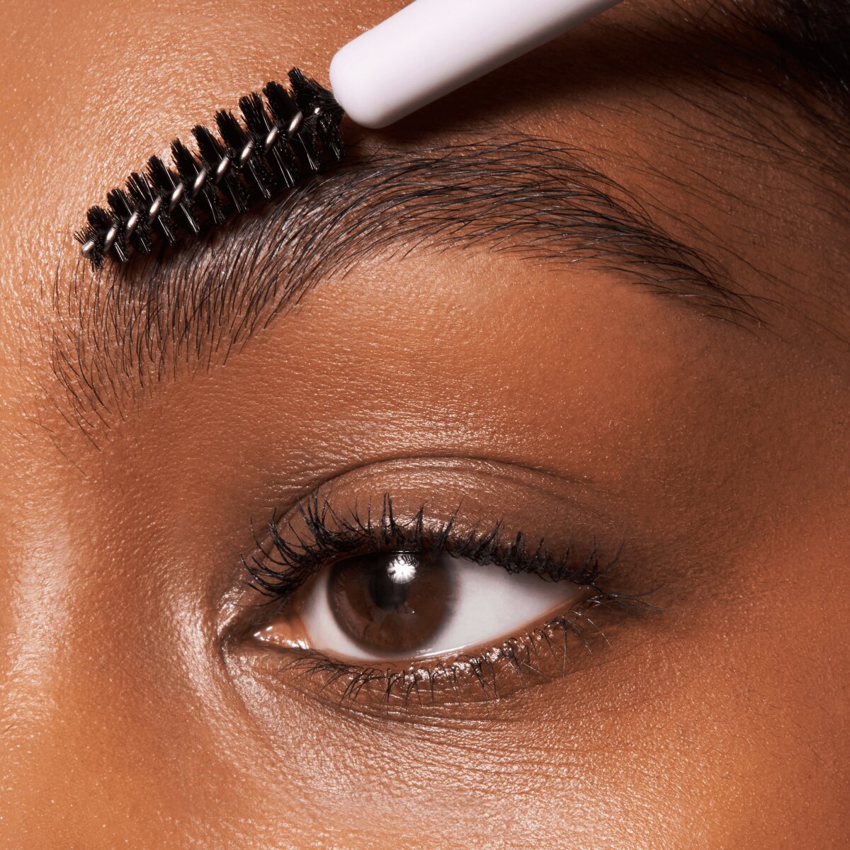 Essence Brow Spoolie 01