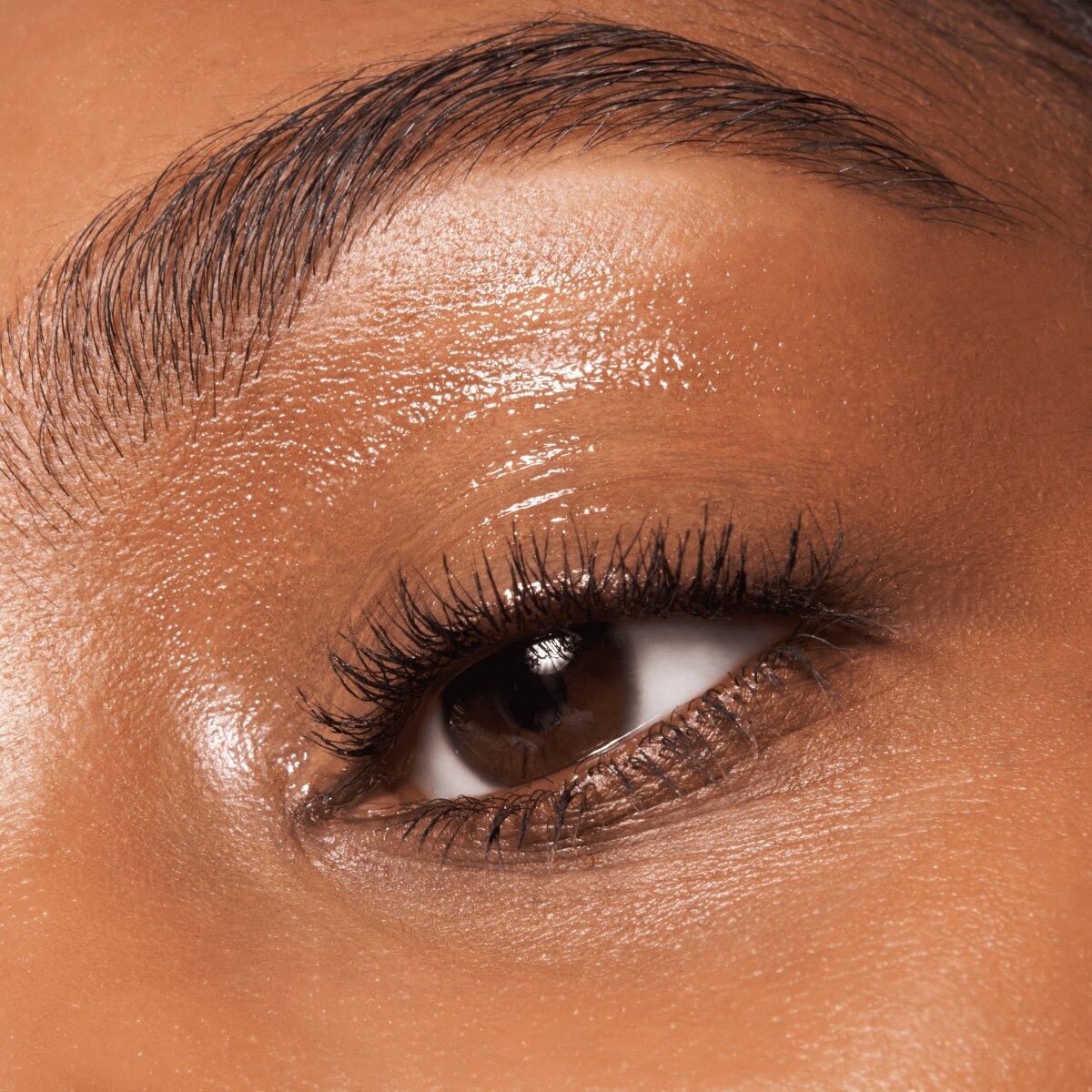 Essence Dewy Eye Gloss Liquid Shadow 01