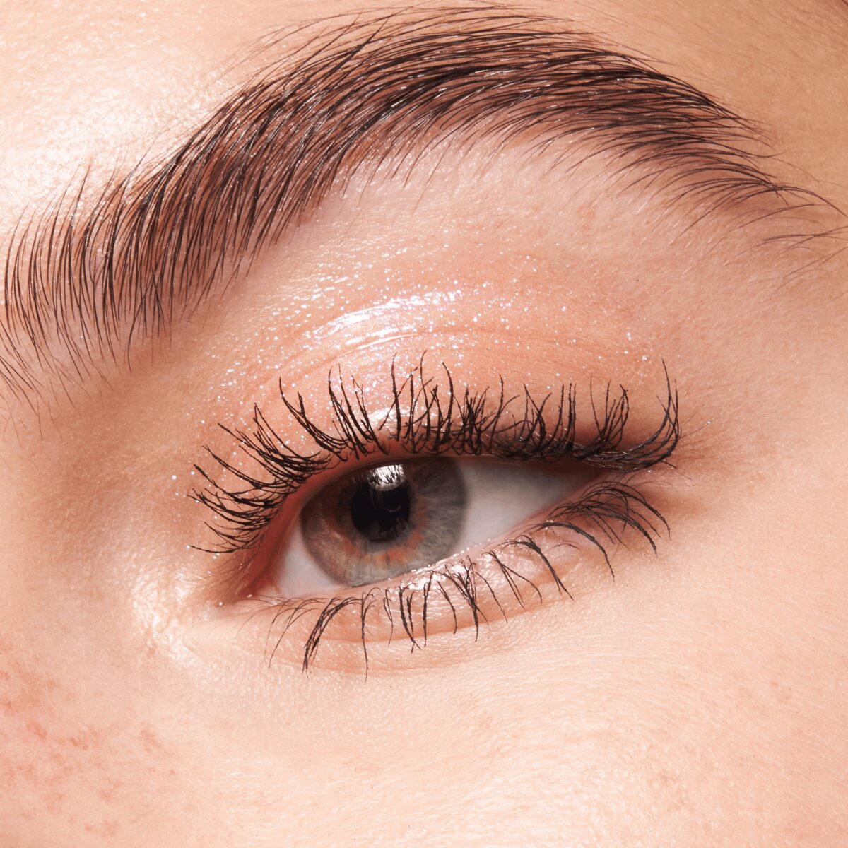 Essence Dewy Eye Gloss Liquid Shadow 02