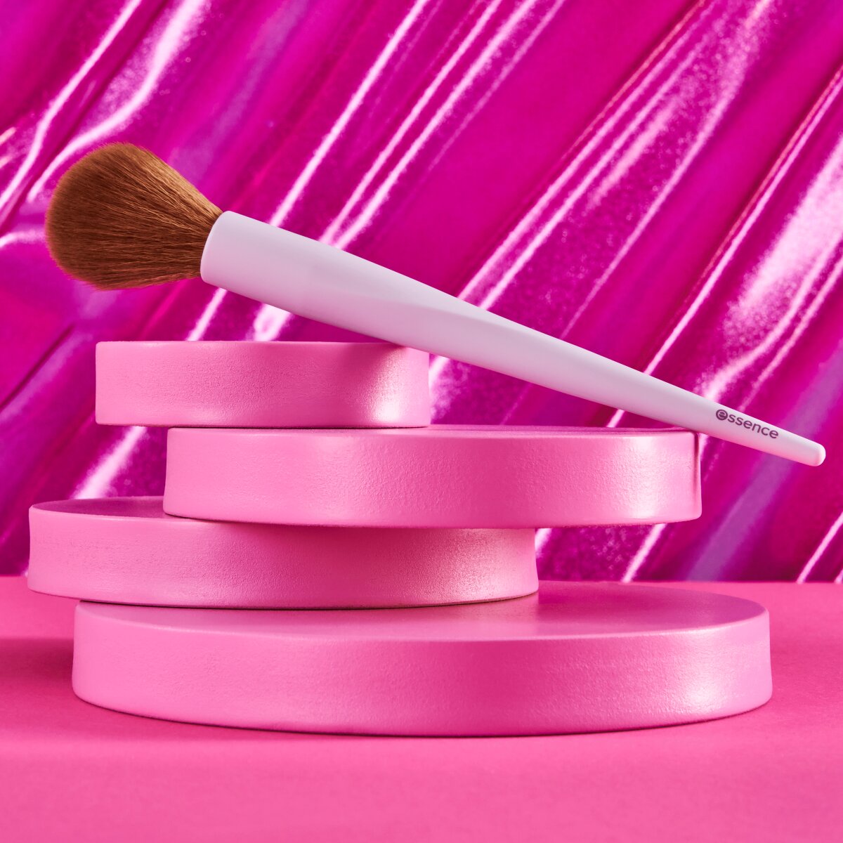 Essence Blush & Highlighter Brush 01