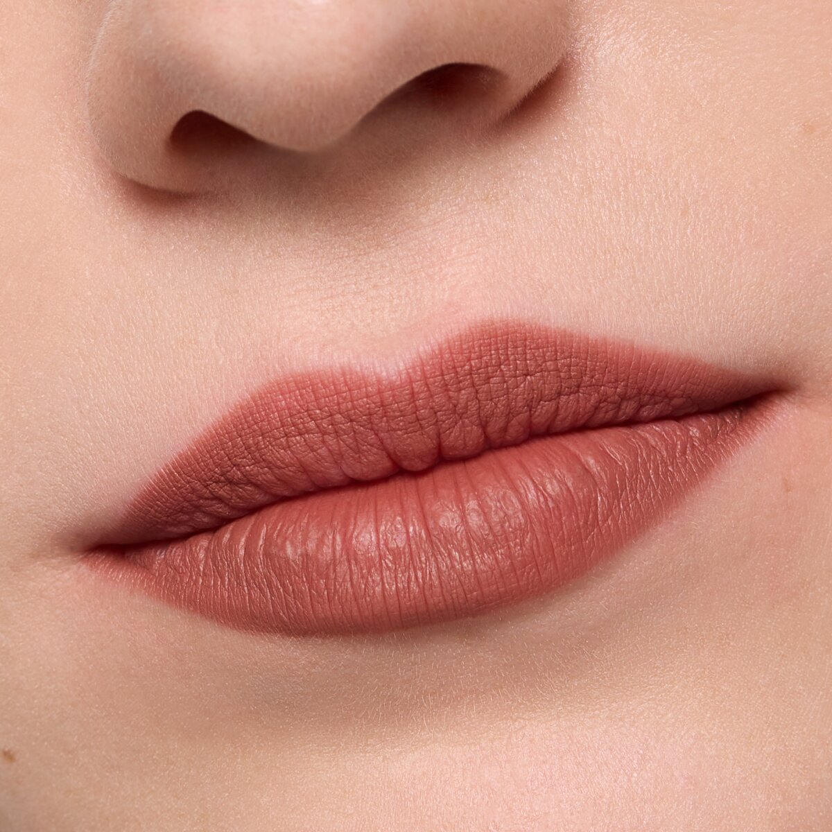 Essence 8h Matte Comfort Lipliner