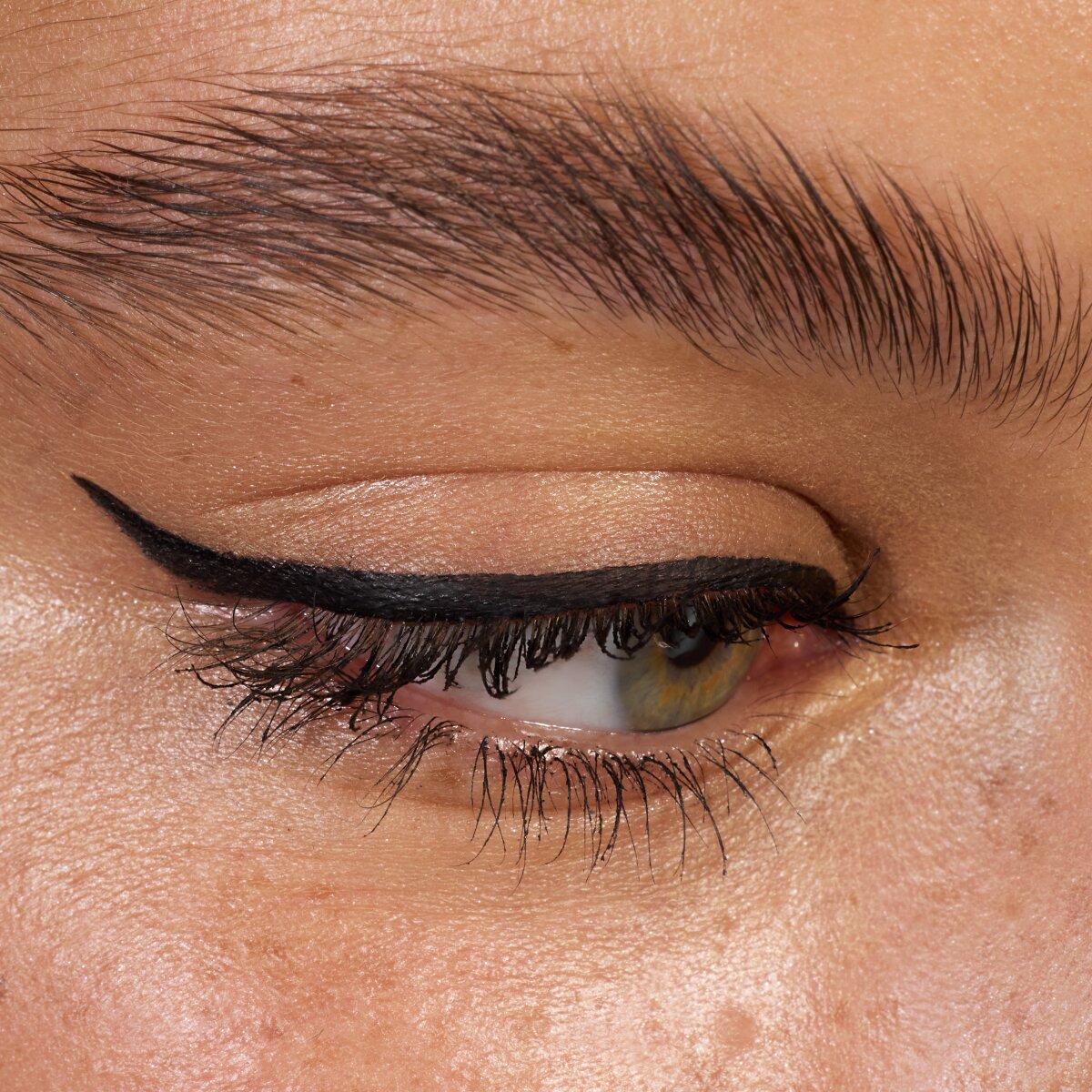 Essence Quick Wing! Stamp Eyeliner 01