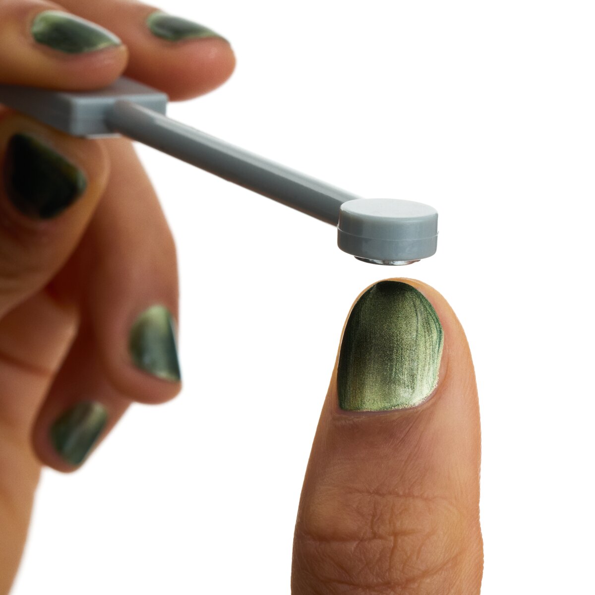 Essence Magic Magnetic Mini Nail Polish 10