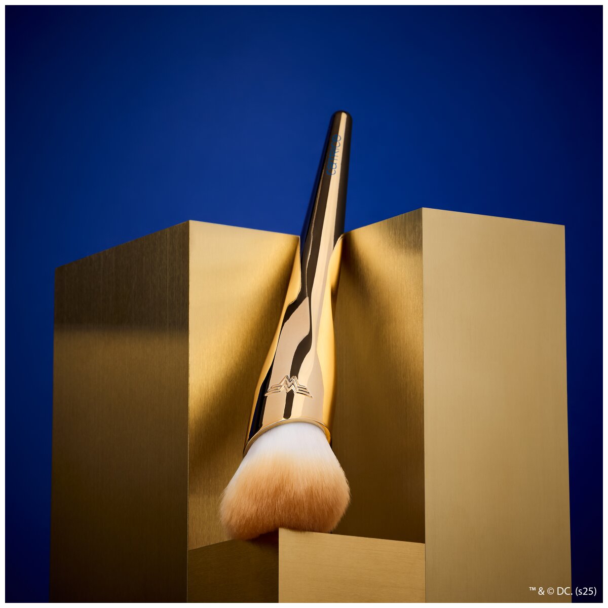 Catrice Wonder Woman Blush Brush