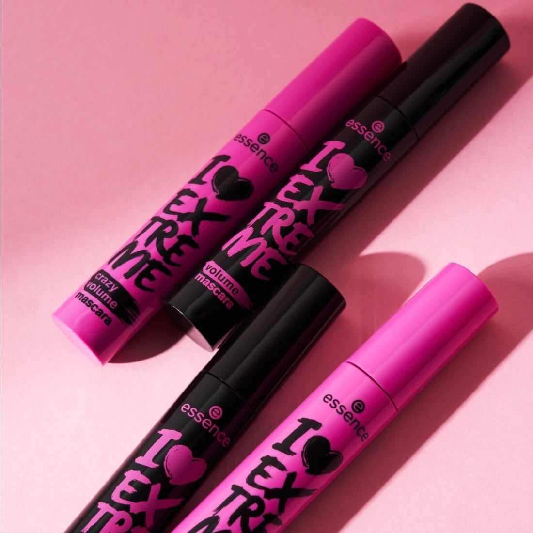 4250338487516_essenceILOVEEXTREMEvolumemascara01_9