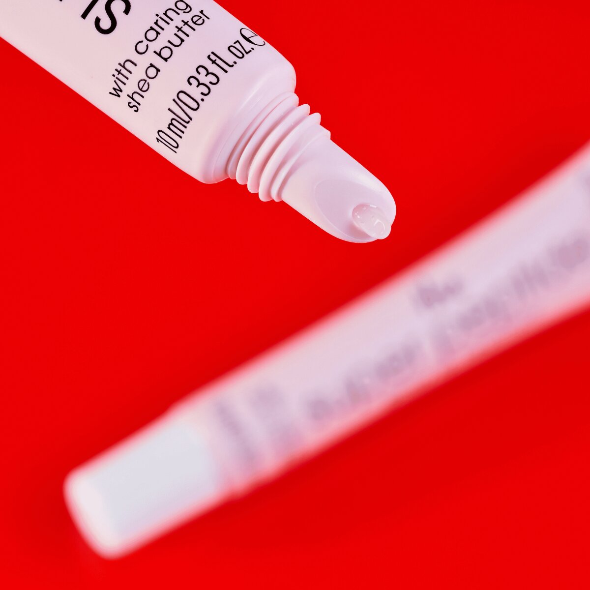 Essence The Super Peptide Glossy Lip Treatment 01