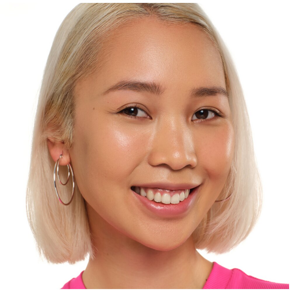 essence Silky Blur Hydrating Longwear Foundation