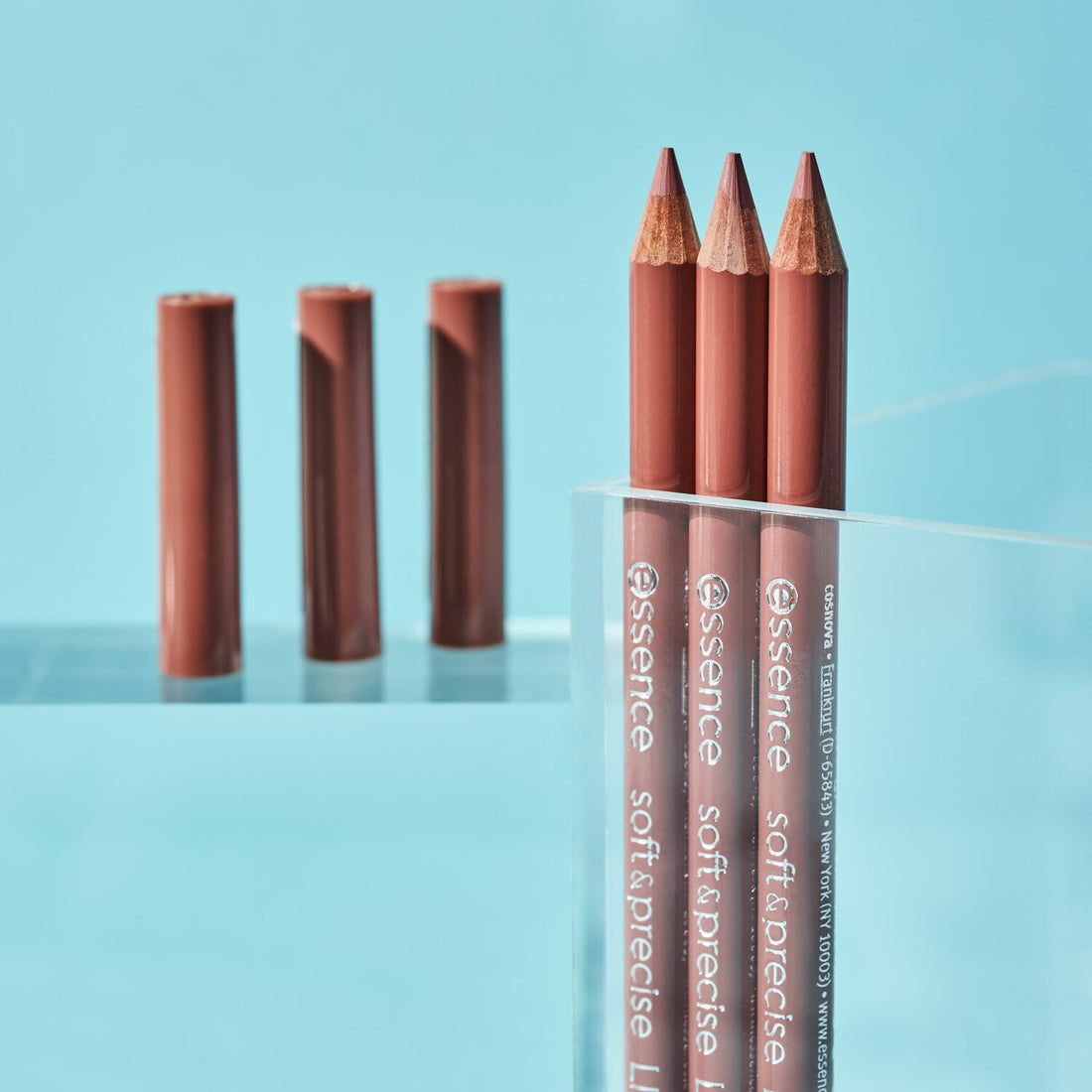 essence soft and precise lip pencil