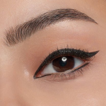 Essence Eyeliner Pen Extra Long-Lasting 010
