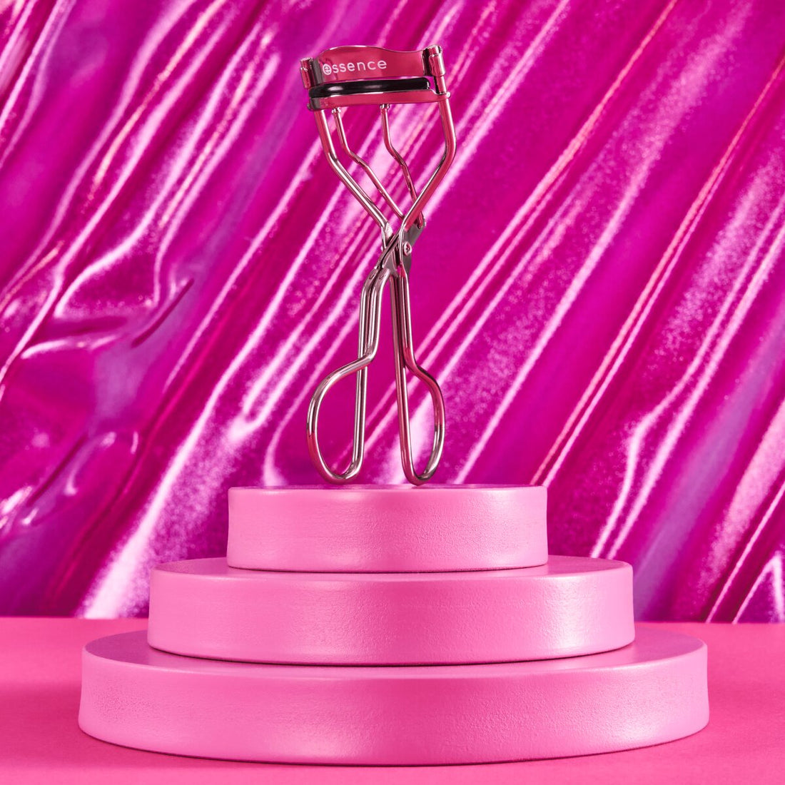 Essence Lash Curler 01