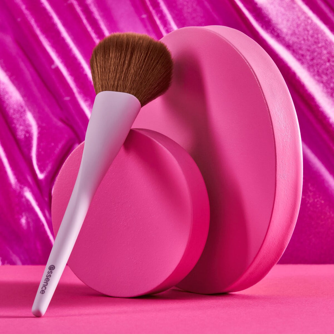 Essence Powder Brush 01