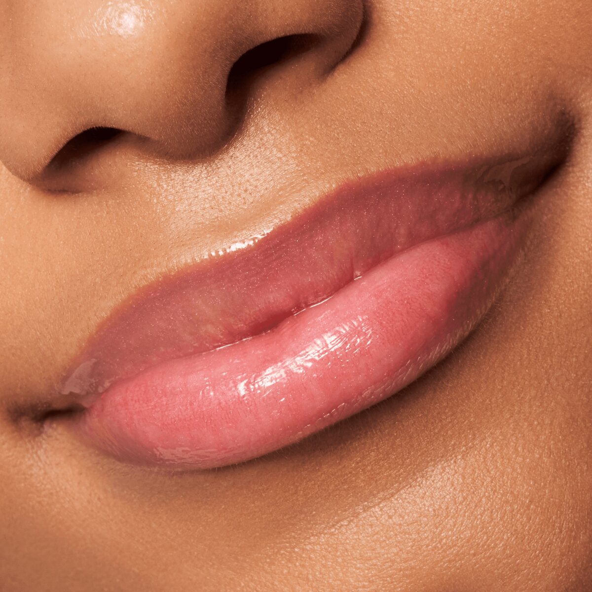 Essence The Super Balm Glossy Lip Treatment 01