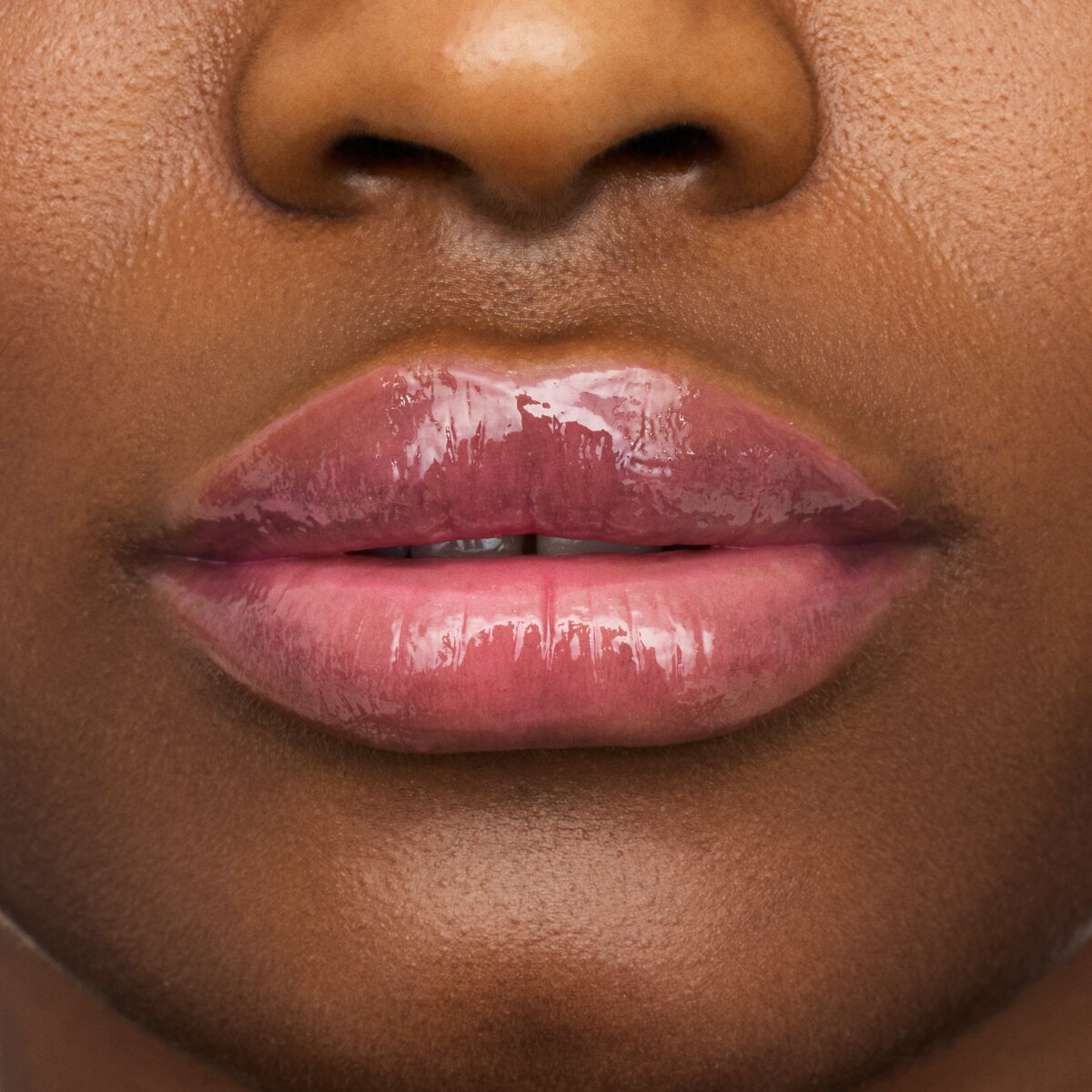 Essence The Super Peptide Glossy Lip Treatment
