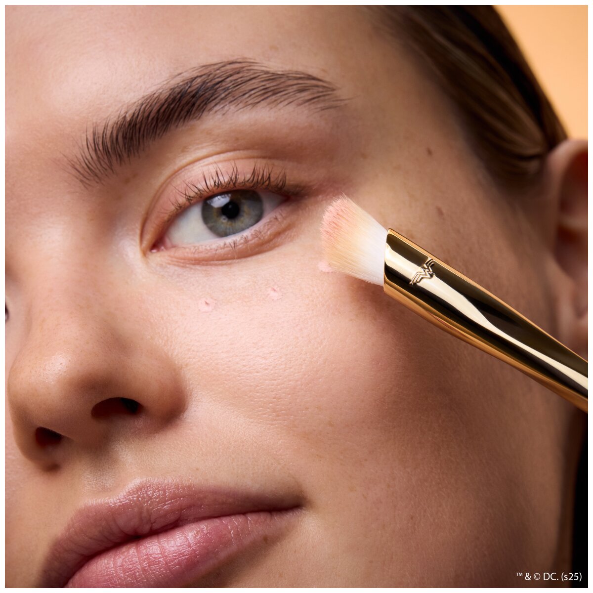 Catrice Wonder Woman Concealer Brush