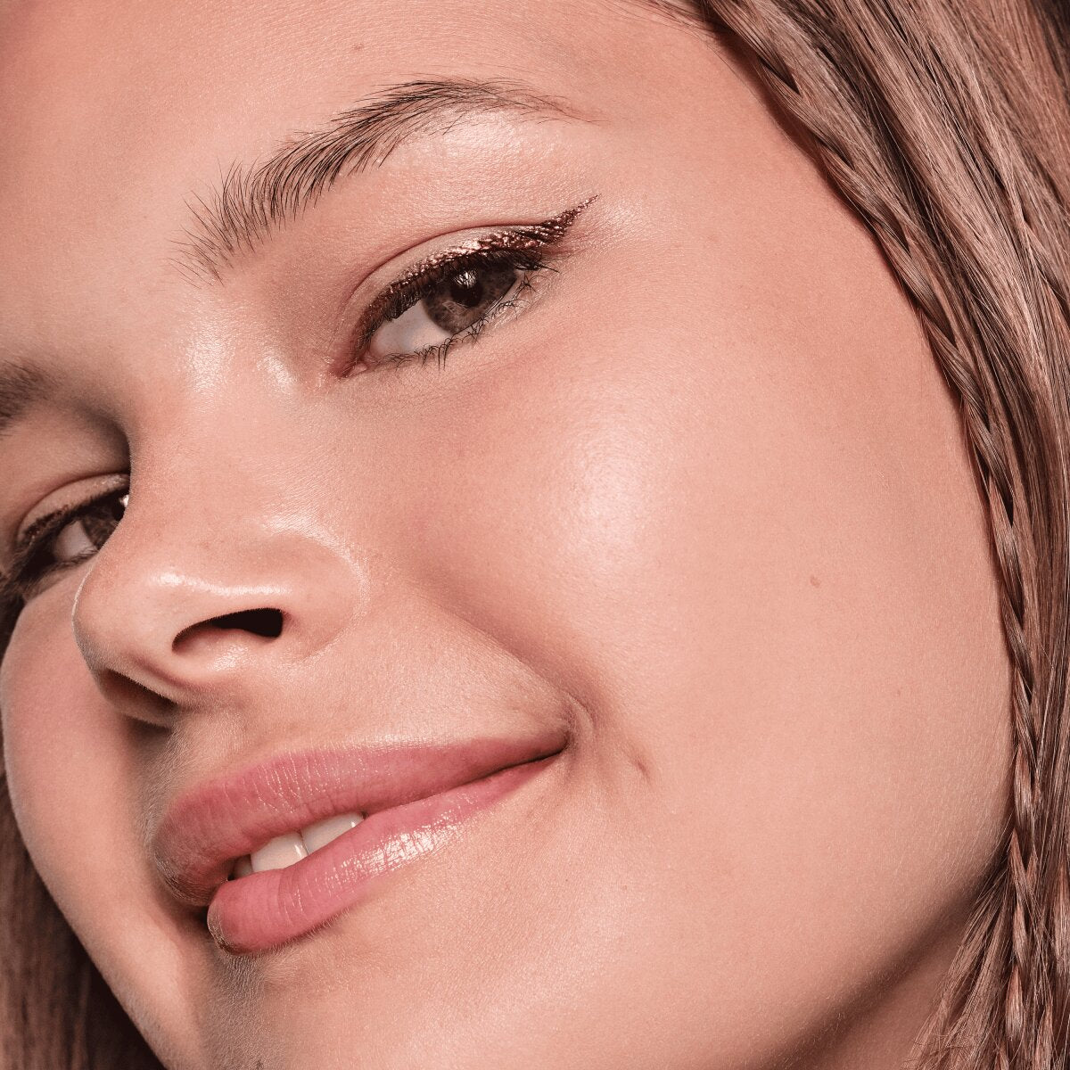 Essence Colour It! Metallic Liquid Liner