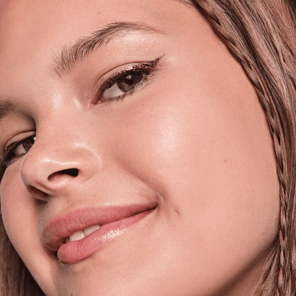 Essence Colour It! Metallic Liquid Liner