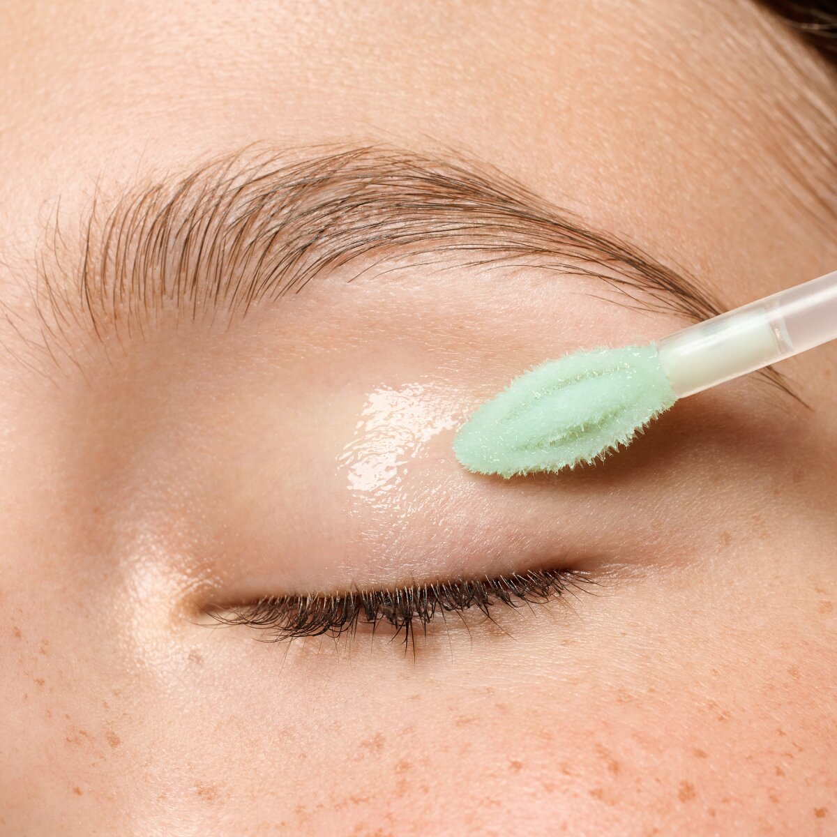 essence Jelly Grip Eyeshadow Primer