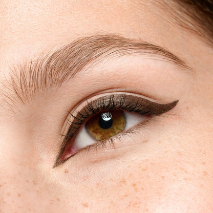 Essence Eyeliner Pen Extra Long-Lasting