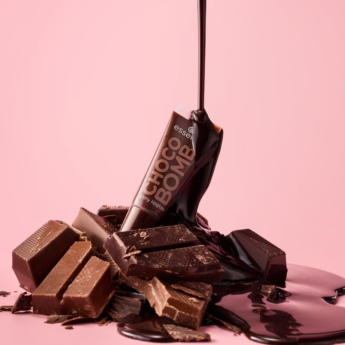 essence Choco Bomb Shiny Lipgloss 01
