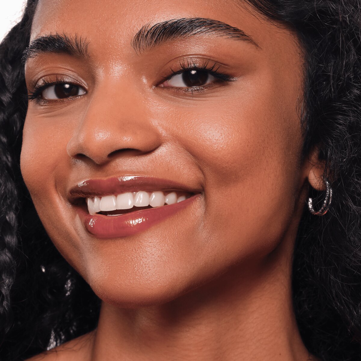 essence Choco Bomb Shiny Lipgloss 01