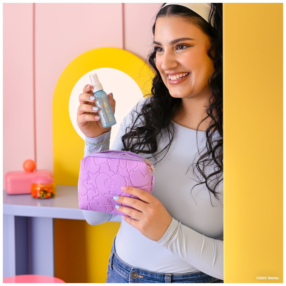 Essence Polly Pocket Hydro Fixing Spray 01