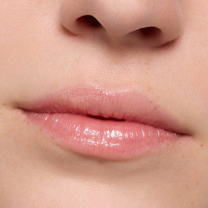 Essence The Super Peptide Glossy Lip Treatment 01